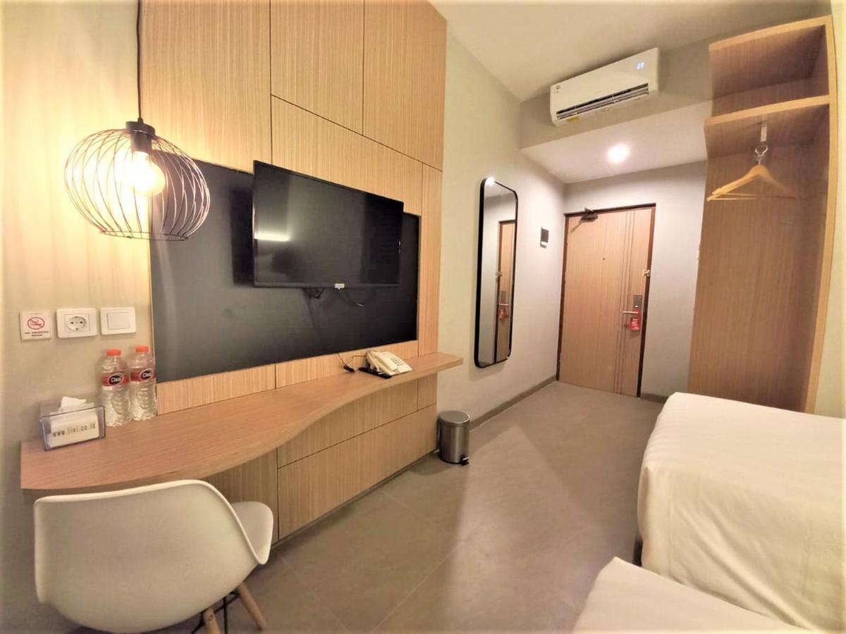 Front One King Hotel Tuban Tuban  Exterior photo