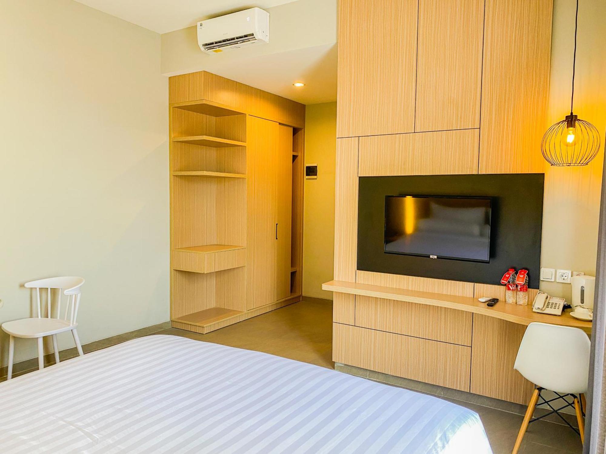 Front One King Hotel Tuban Tuban  Exterior photo